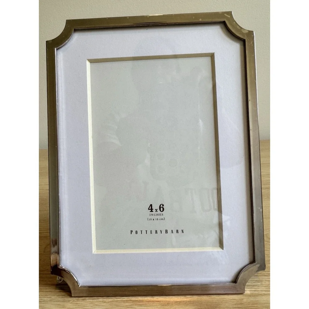 Pottery Barn Gold Tone Gallery Picture Frame 4x6 Tabletop Easel Frame